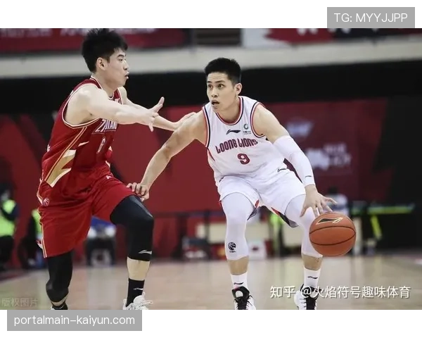 陈盈骏入选国内一阵场均11.9分4.9助组织核心作用明显